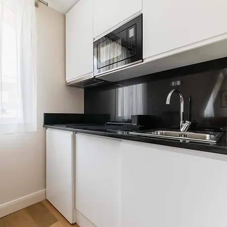 Studio Refait A Neuf Metro Pereire 17 - 2p